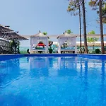 Albanian Star Hotel Kryemëdhej