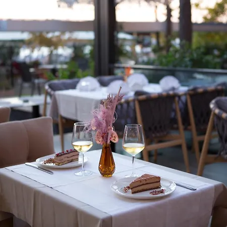 Albanian Star Hotell Kryemëdhej