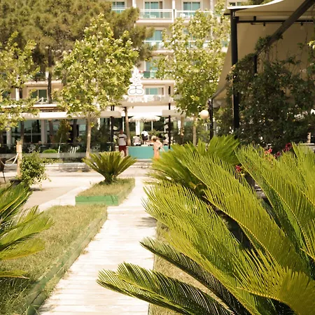 Albanian Star Hotell 4*